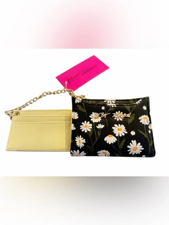 Betsey Johnson Black Daisy Wallet with Gold Chain - Picture 1 of 2